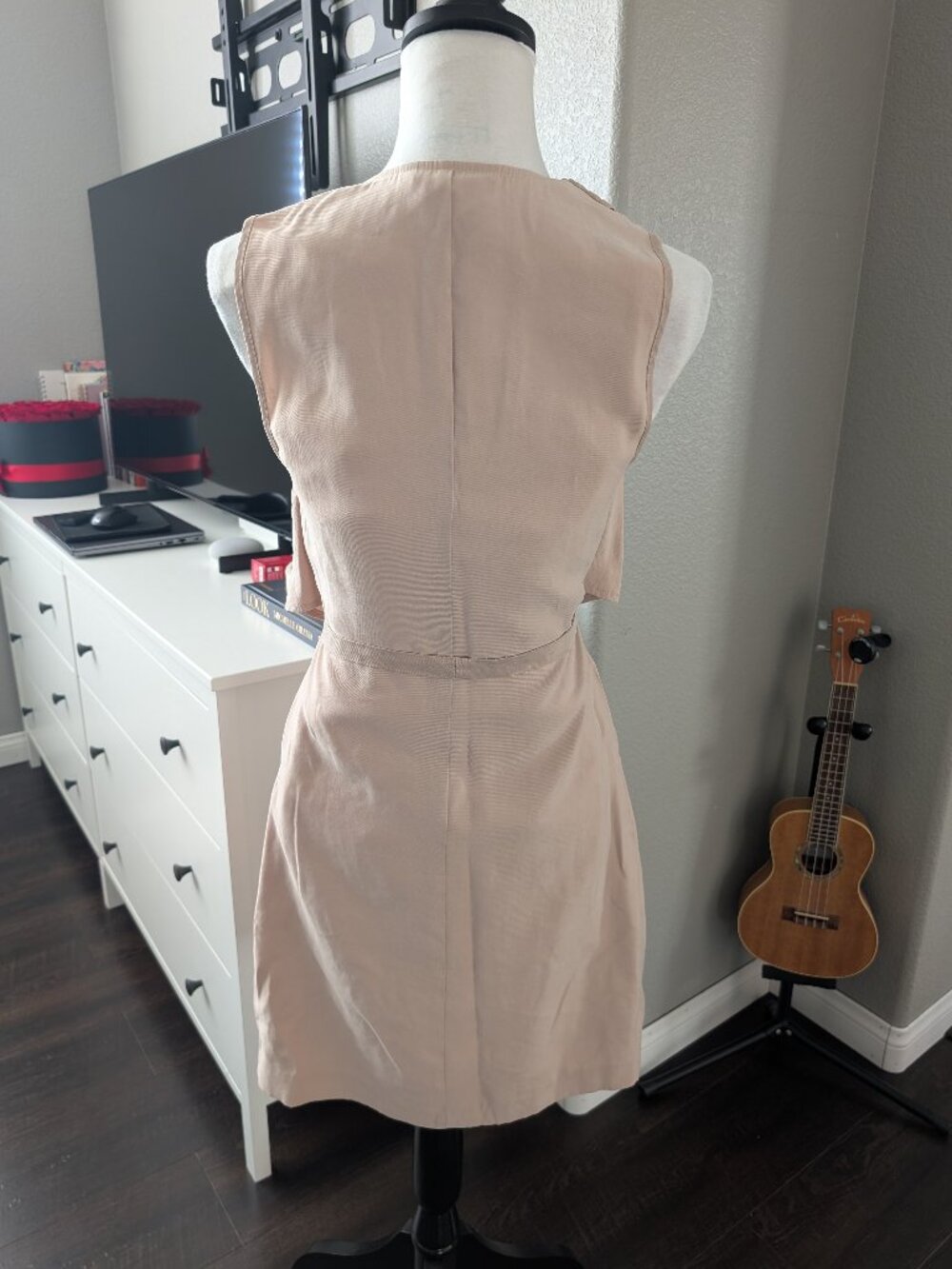 Vest - Picture 2 of 2